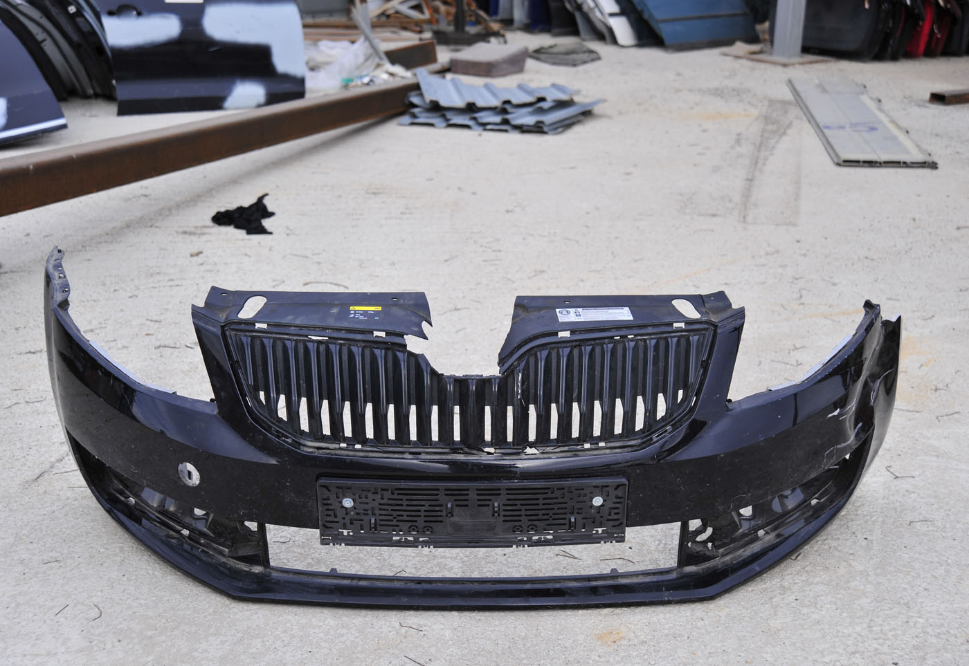 SKODA  RAPİD ÖN TAMPON ORİJİNAL YEDEK PARÇA